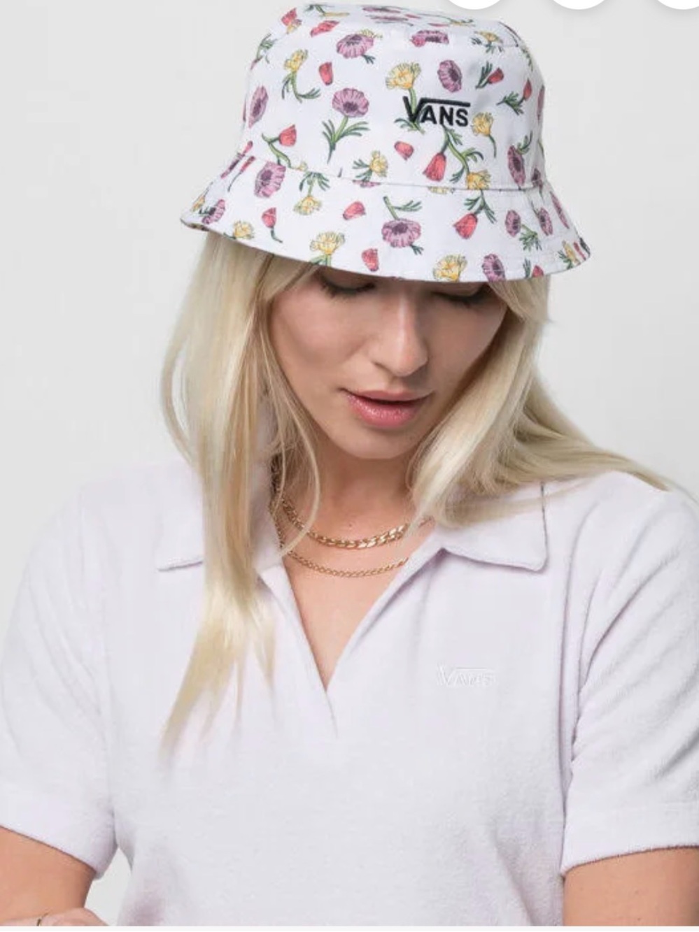 New Vans White Floral Bucket Hat with Yellow, Pink and Red Blooms - Small
